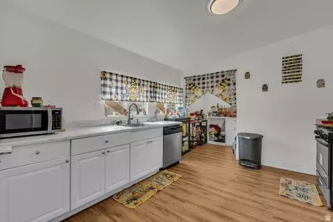 Kitchen - 2946 Ogden Ave, Ogden, UT 84403 photo 1 of 6