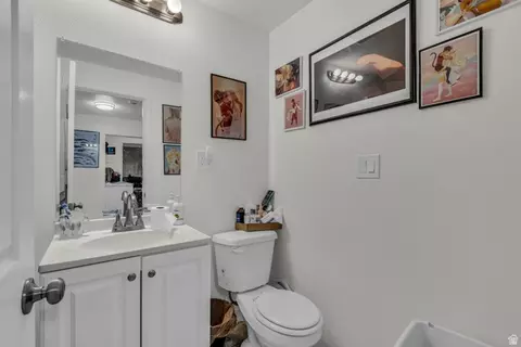 Bath - 2946 Ogden Ave, Ogden, UT 84403 photo 4 of 6