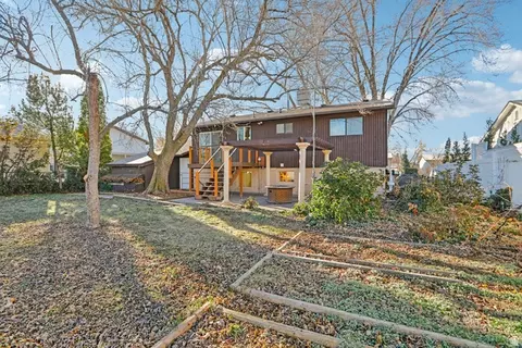 Exterior - 569 E Aloha Ln, Sandy, UT 84070 photo 2 of 8