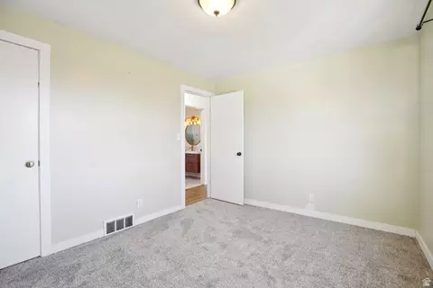 Bedroom - 569 E Aloha Ln, Sandy, UT 84070 photo 6 of 8