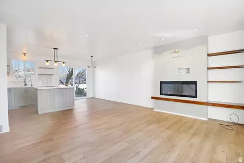 Living - 569 E Aloha Ln, Sandy, UT 84070 photo 1 of 5