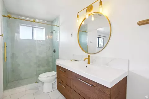 Bath - 569 E Aloha Ln, Sandy, UT 84070 photo 1 of 2