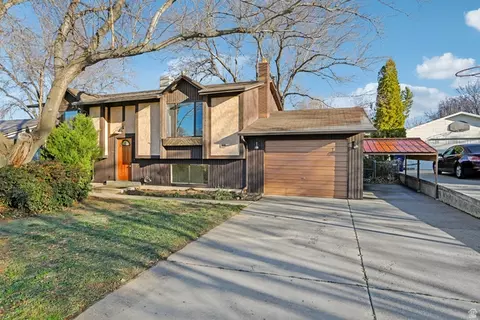 Exterior - 569 E Aloha Ln, Sandy, UT 84070 photo 4 of 8