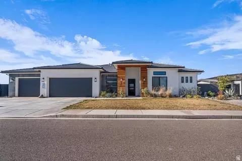 927 N Grand Heights Dr, Saint George, UT 84770