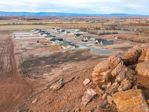 2220 S 560 W #8, Roosevelt, UT 84066