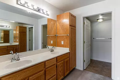 Bath - 490 E 700 S #D43, Clearfield, UT 84015 photo 1 of 5