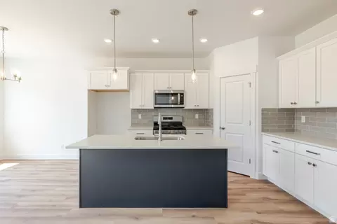 Kitchen - 5286 S Acacia Dr #798, Mapleton, UT 84664 photo 1 of 4