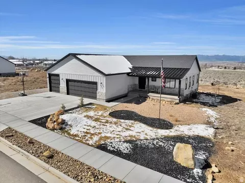 Exterior - 440 N 725 E, Mount Pleasant, UT 84647 photo 6 of 6