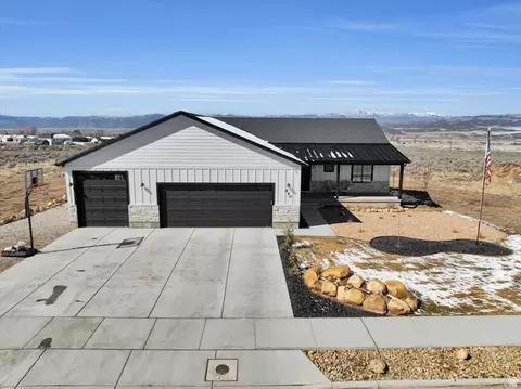 Exterior - 440 N 725 E, Mount Pleasant, UT 84647 photo 5 of 6