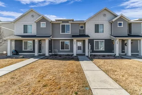 266 N Portside Ln, Saratoga Springs, UT 84045