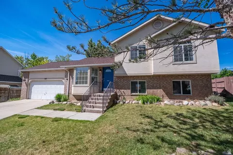 587 Eastpointe Cir N, North Salt Lake, UT 84054