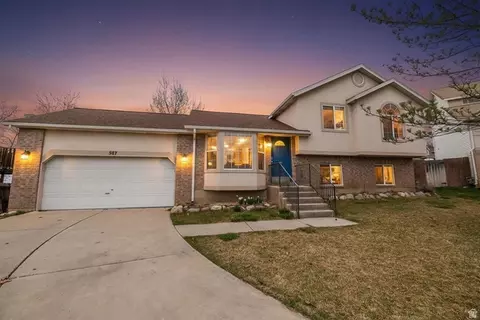 587 Eastpointe Cir N, North Salt Lake, UT 84054