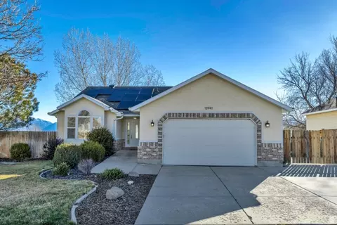 13941 S Hoyt Peak Cir W, Riverton, UT 84096