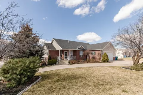 455 N 350 E, Hyde Park, UT 84318