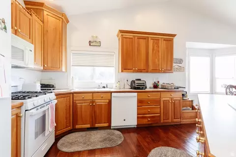 Kitchen - 455 N 350 E, Hyde Park, UT 84318 photo 2 of 4