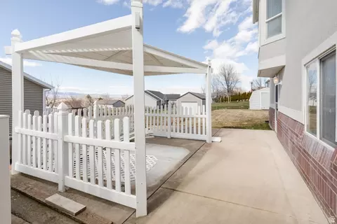 Exterior - 455 N 350 E, Hyde Park, UT 84318 photo 3 of 4