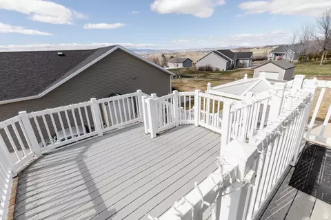 Exterior - 455 N 350 E, Hyde Park, UT 84318 photo 2 of 4