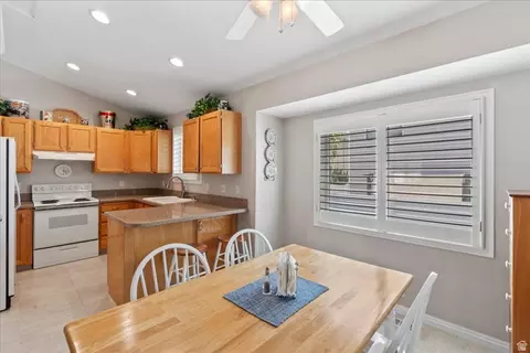 Dining - 8260 S 560 E, Sandy, UT 84070 photo 3 of 3