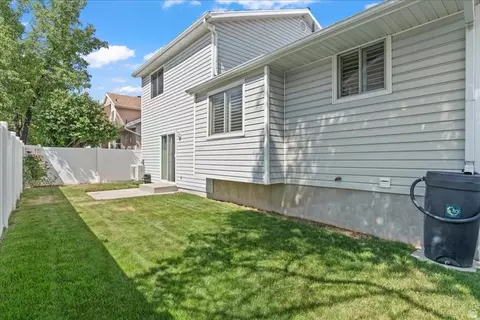 Exterior - 8260 S 560 E, Sandy, UT 84070 photo 6 of 7