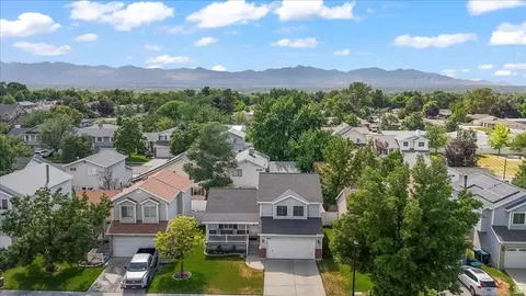 View/Area - 8260 S 560 E, Sandy, UT 84070 photo 2 of 12
