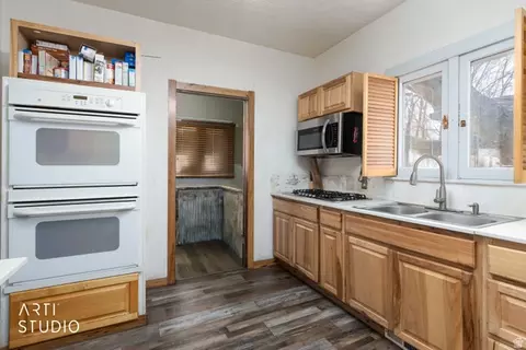 Kitchen - 1001 16th St, Ogden, UT 84404 photo 1 of 3