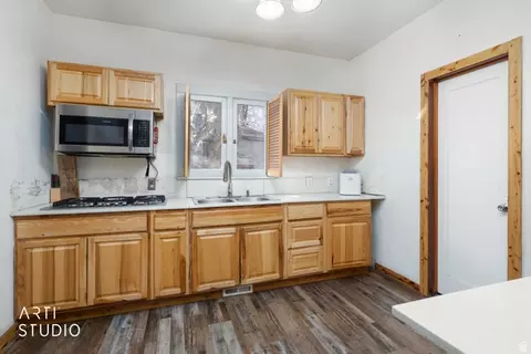 Kitchen - 1001 16th St, Ogden, UT 84404 photo 2 of 3