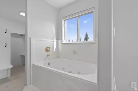 Bath - 598 E 900 N, Spring City, UT 84662 photo 3 of 6