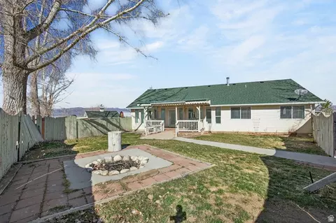Exterior - 598 E 900 N, Spring City, UT 84662 photo 7 of 8
