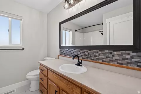 Bath - 598 E 900 N, Spring City, UT 84662 photo 4 of 6