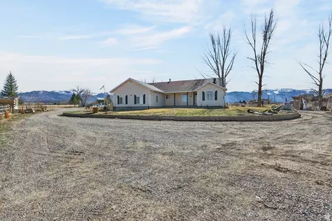 Exterior - 598 E 900 N, Spring City, UT 84662 photo 4 of 8