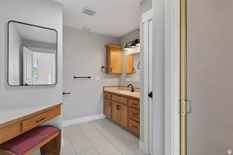 Bath - 598 E 900 N, Spring City, UT 84662 photo 1 of 6