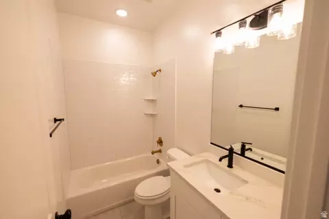 Bath - 293 N Pheasant Dr, Mapleton, UT 84664 photo 3 of 3
