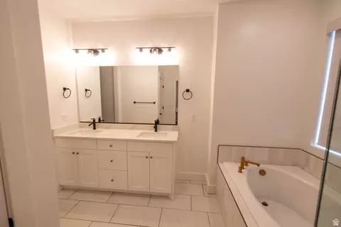 Bath - 293 N Pheasant Dr, Mapleton, UT 84664 photo 1 of 3