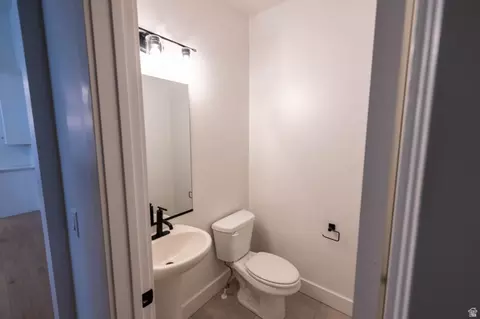 Bath - 293 N Pheasant Dr, Mapleton, UT 84664 photo 2 of 3