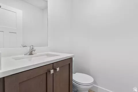Modern bathroom finish in Loveless Estates townhome for new residents living in Nephi Utah