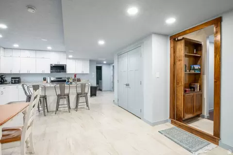 Entry Way - 262 N Santa Fe Dr, Mapleton, UT 84664 photo 2 of 3