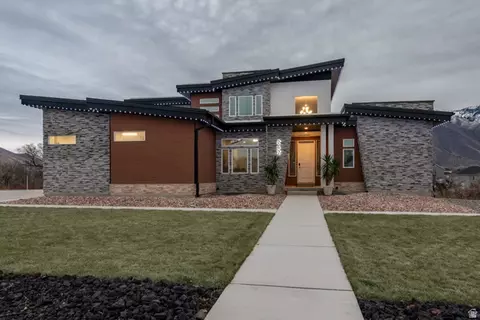 Exterior - 262 N Santa Fe Dr, Mapleton, UT 84664 photo 2 of 7