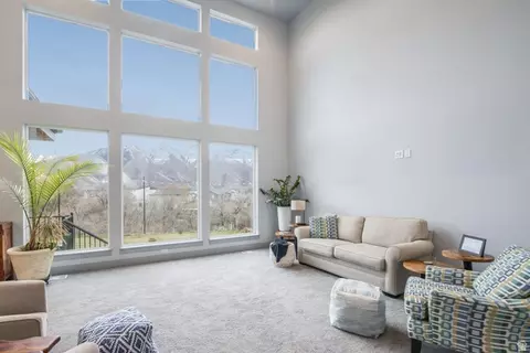 Living - 262 N Santa Fe Dr, Mapleton, UT 84664 photo 1 of 2