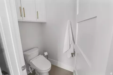 Bath - 1354 S 800 E, Mapleton, UT 84664 photo 4 of 13