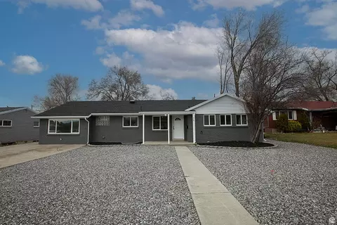 36 W Marquette Dr, Midvale, UT 84047