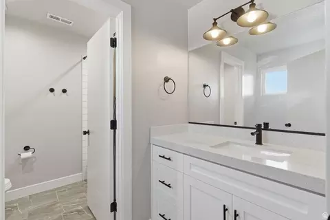 Bath - 2313 E Patriot Dr, Eagle Mountain, UT 84005 photo 5 of 7