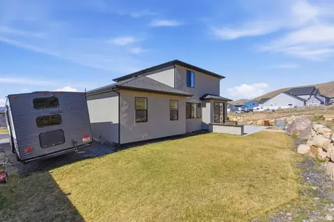 Exterior - 2313 E Patriot Dr, Eagle Mountain, UT 84005 photo 9 of 11