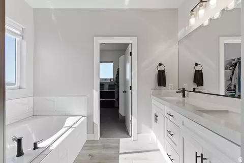 Bath - 2313 E Patriot Dr, Eagle Mountain, UT 84005 photo 2 of 7