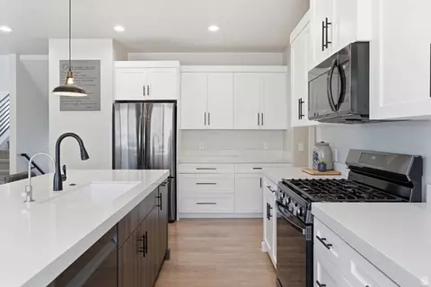 Kitchen - 2313 E Patriot Dr, Eagle Mountain, UT 84005 photo 6 of 6