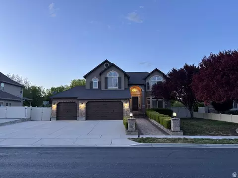3042 W Chalk Creek Way, South Jordan, UT 84095