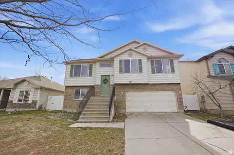 961 York Dr, North Salt Lake, UT 84054