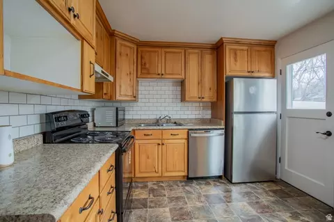 Kitchen - 513 N 400 E #14B, Bountiful, UT 84010 photo 4 of 5