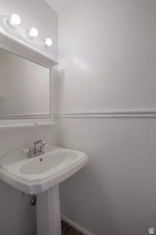 Bath - 513 N 400 E #14B, Bountiful, UT 84010 photo 4 of 4