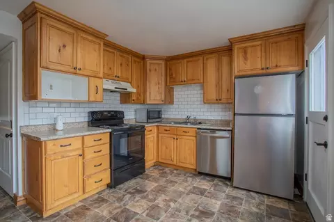 Kitchen - 513 N 400 E #14B, Bountiful, UT 84010 photo 2 of 5