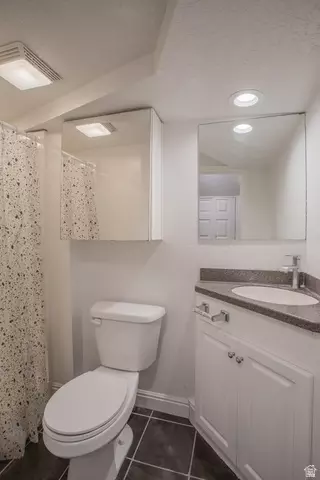 Bath - 513 N 400 E #14B, Bountiful, UT 84010 photo 2 of 4